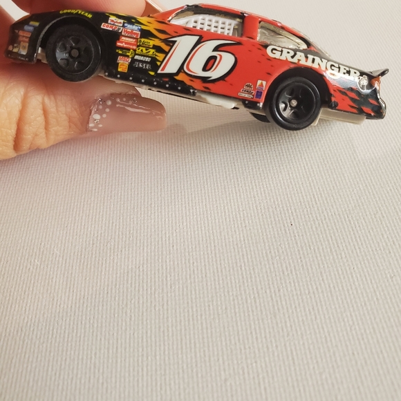 Vintage 1999 #16 Grainger Hot Wheel - Picture 5 of 7